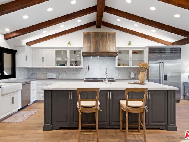House for sale in Woodland Hills-Warner Center Neighborhood Council District, Canoga Park
