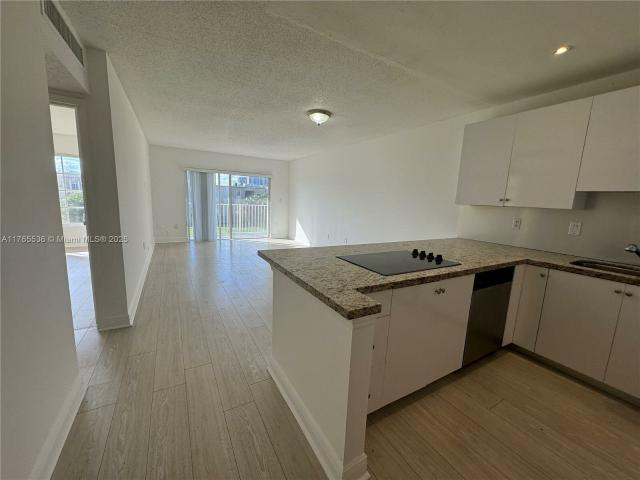 Condo for rent in Doral