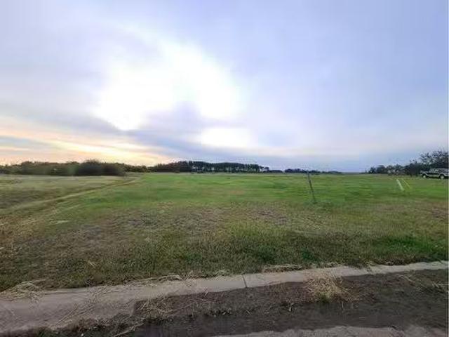 House for sale in Grimshaw, Alberta