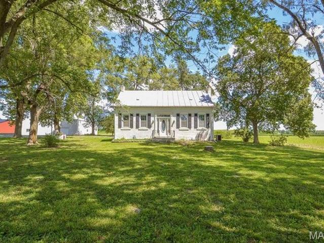 House for sale in Monroe, Illinois