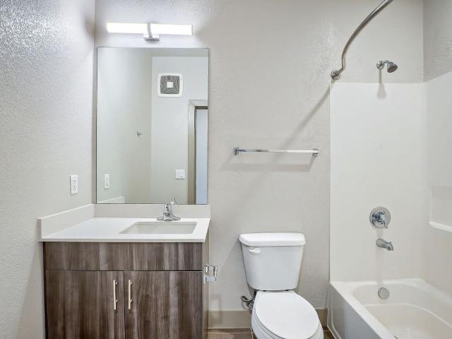 Apartment for rent in Regis, Denver