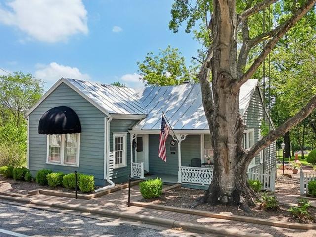 House for sale in Chappell Hill, Texas