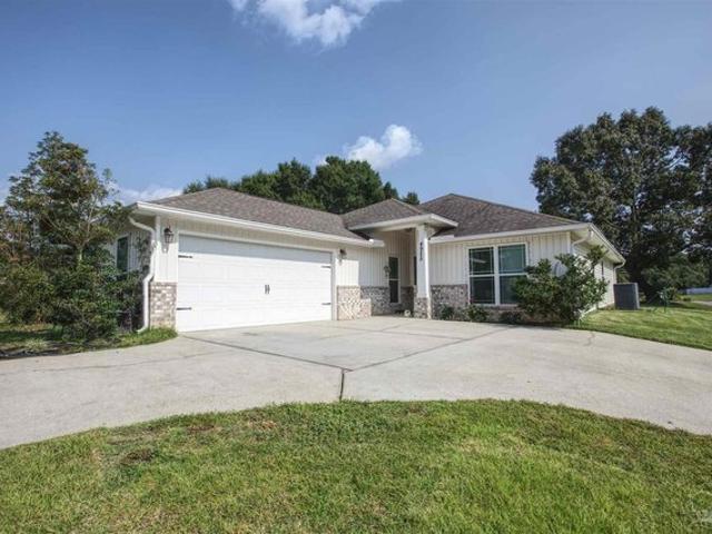 House for sale in Pace, Florida