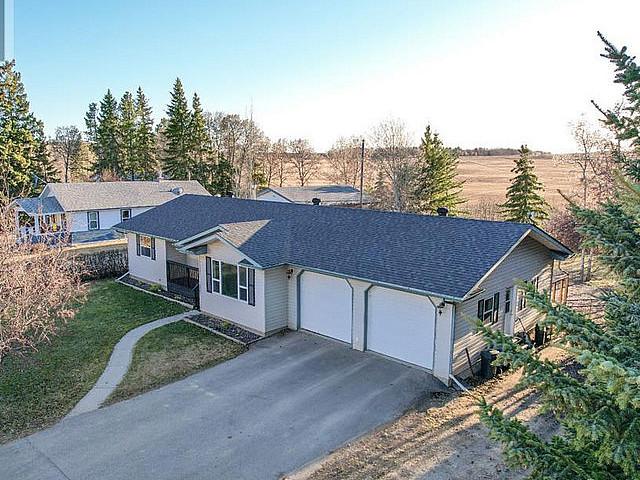 House for sale in Wedgewood, Alberta