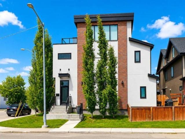 Townhouse for sale in Northwest, Alberta