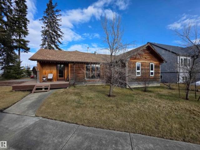 House for sale in Entwistle, Alberta