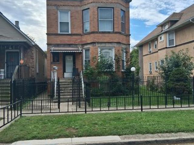 House for sale in Chicago, Cook County