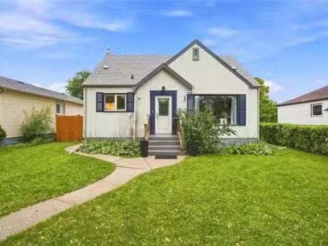 House for sale in East St. Paul, Manitoba