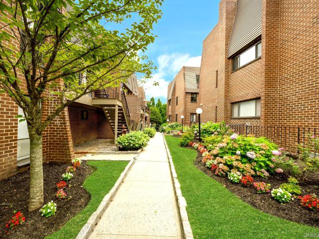 Condo for sale in White Plains, New York