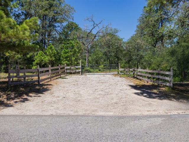 Land for sale in Paige, Texas