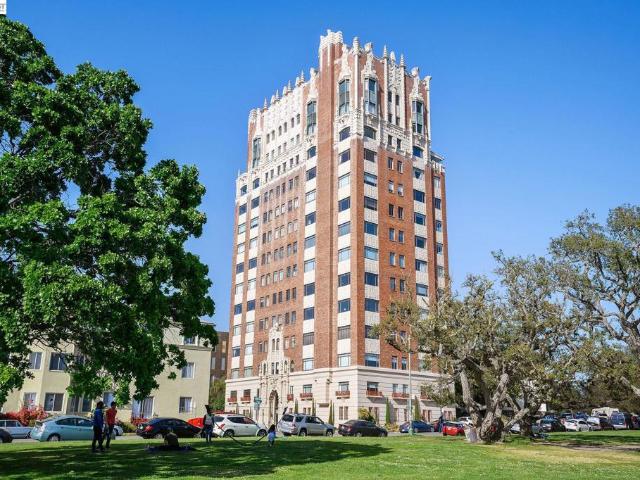 Condo for sale in Oakland, California