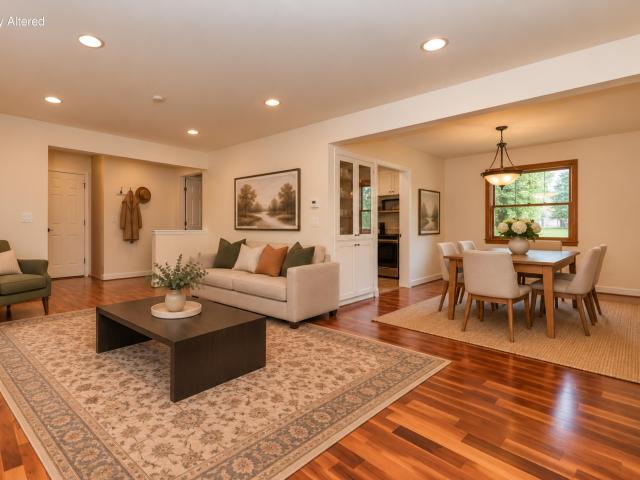 House for sale in L, Greendale