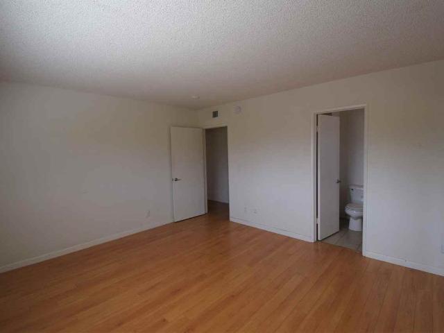 Apartment for rent in Canoga Park, California
