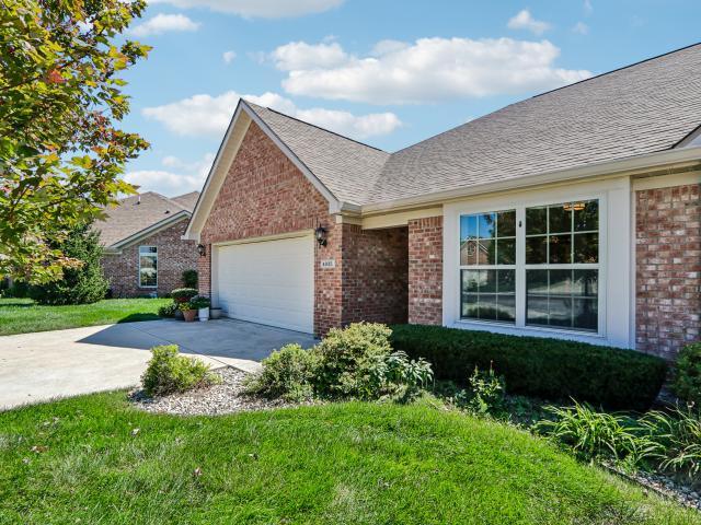 Condo for sale in New Palestine, Indiana