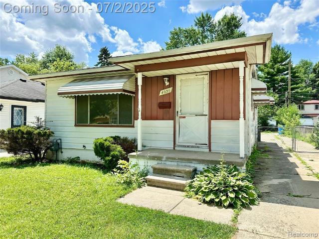 House for sale in Dearborn Heights