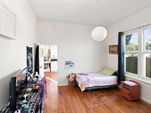 House for sale in Chaslands, Canterbury