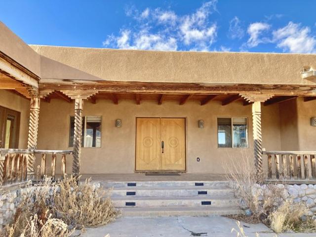 House for sale in El Prado, New Mexico