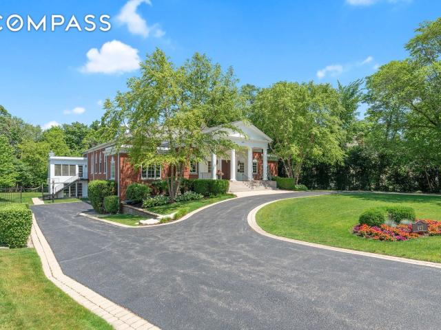 House for sale in Highland Park, Illinois