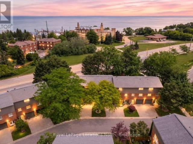 Townhouse for sale in Collingwood, Central Ontario