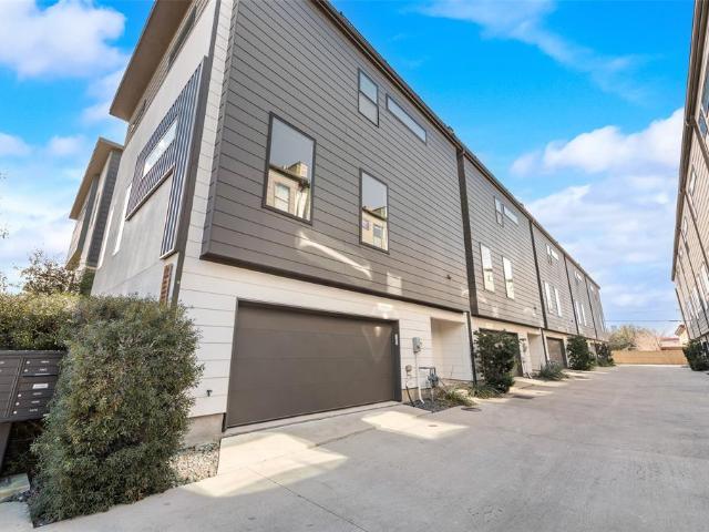 Townhouse for sale in Dallas