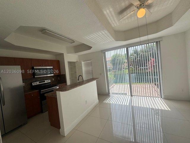 Townhouse for sale in Dania, Florida