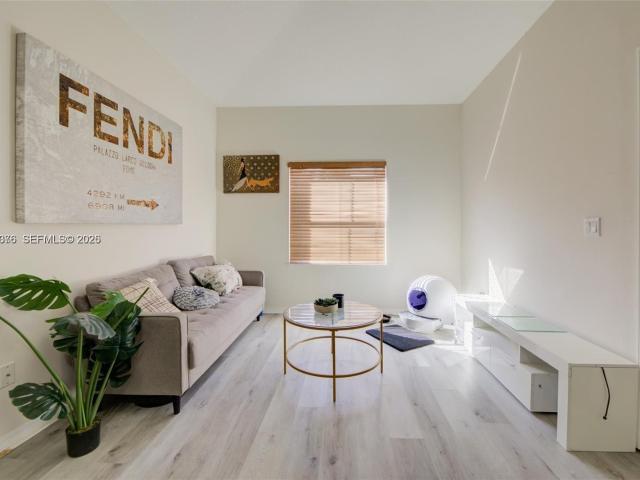 Townhouse for sale in Dania, Florida