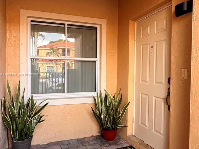 Condo for sale in Dania, Florida