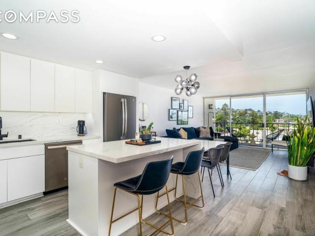 Townhouse for sale in Pacific Beach Townhouse for sale in Pacific Beach