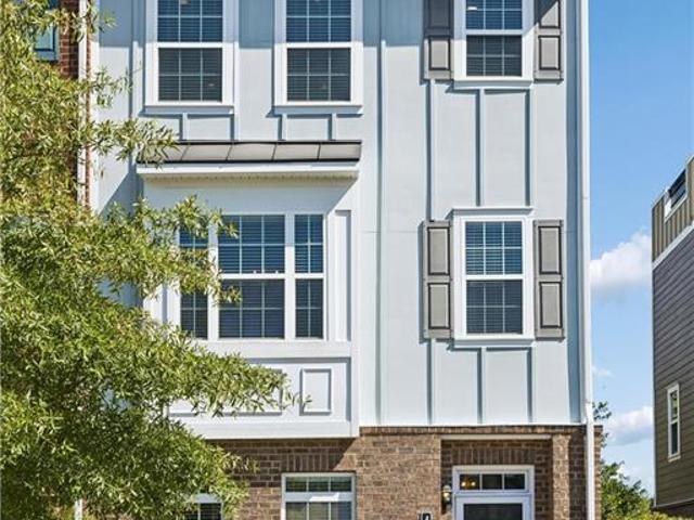 Townhouse for sale in Virginia
