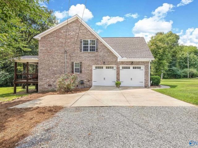 House for sale in Guntersville, Alabama