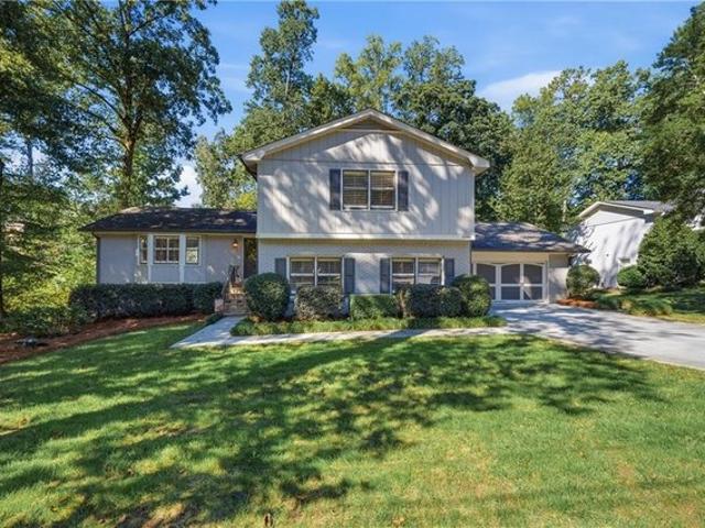 House for sale in Windhaven, Dunwoody