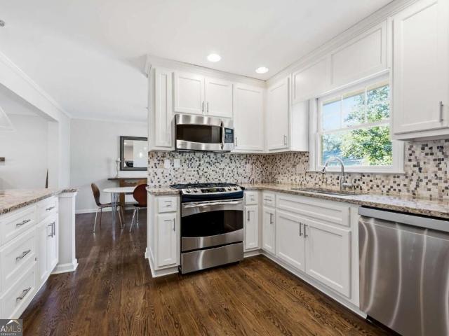 House for sale in Windhaven, Dunwoody