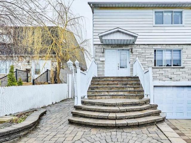 House for sale in Chomedey, Quebec