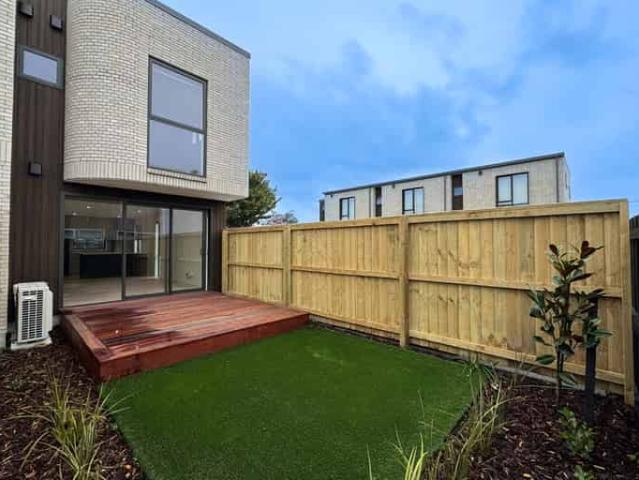 House for rent in Edgeware, Canterbury