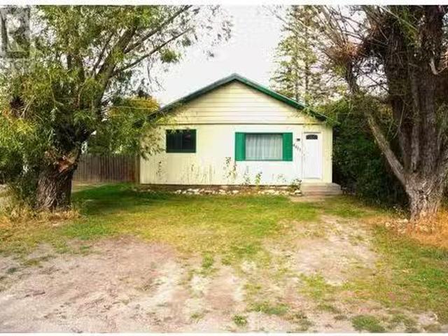 House for sale in Canal Flats, British Columbia