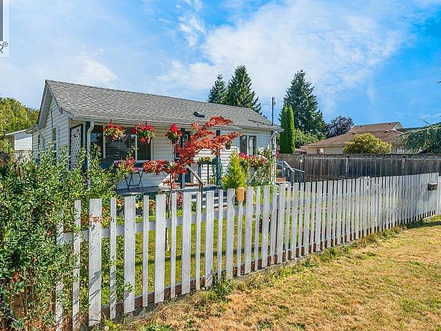 House for sale in Clayoquot, British Columbia
