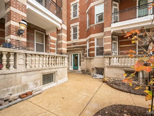 Condo for sale in Saint Louis, Missouri