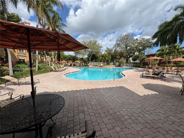 Townhouse for sale in Dania, Florida