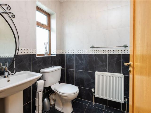 Detached House for sale in Loch Garman, North Tipperary