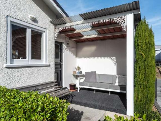 House for sale in Chaslands, Canterbury
