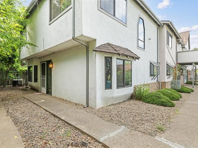 Condo for sale in Oregonia