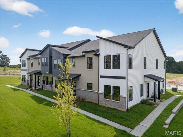 Townhouse for sale in Saint Peters, Missouri