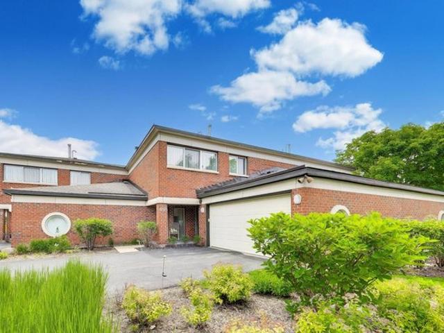 Townhouse for sale in Deerfield, Illinois