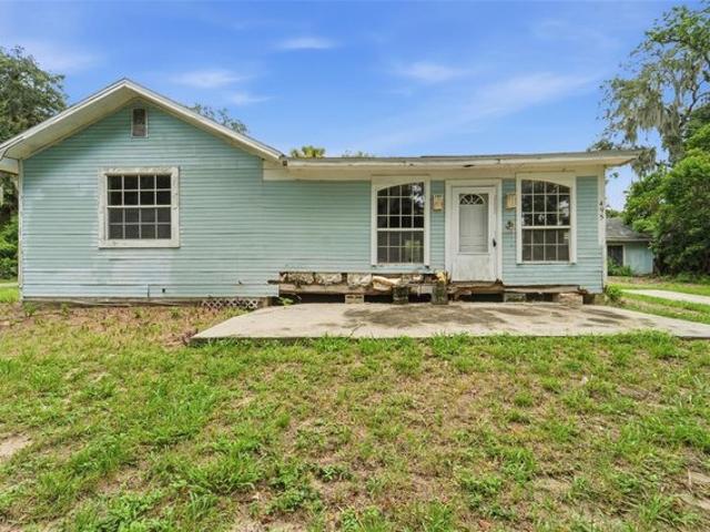 House for sale in De Leon Springs, Florida