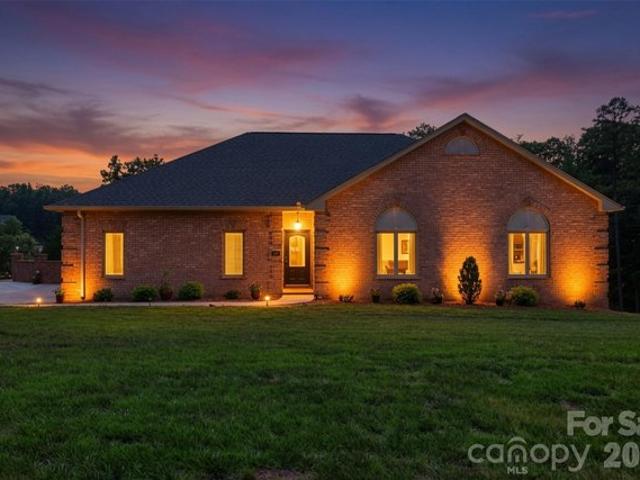 House for sale in Hiddenite, North Carolina