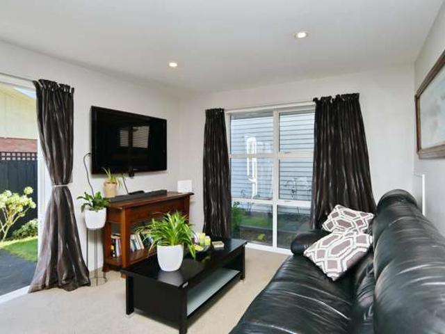 Townhouse for sale in Saint Albans, Canterbury