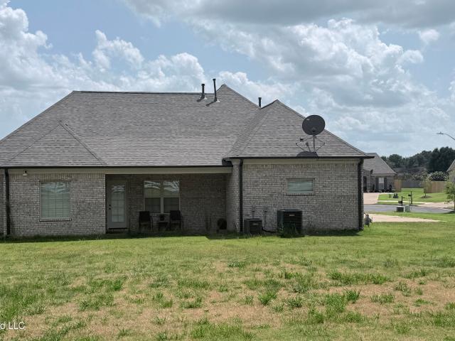 House for sale in Nesbit, Mississippi