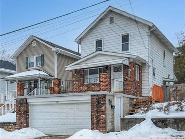 House for sale in Coraopolis, Pennsylvania