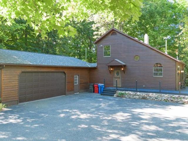 House for sale in Marquette, Marquette County