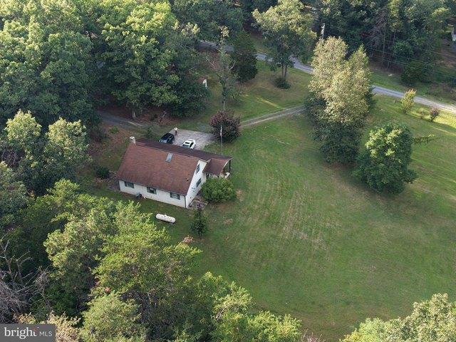 House for sale in Petersburg, West Virginia
